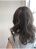 大人女子のハイライトカラー