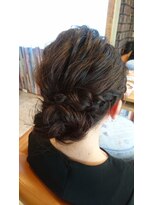 エスペシャル(Especial)&nbsp;ボリューム編み込みが可愛いおだんごヘア