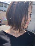切りっぱなしボブスタイル
