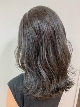 リアクト 池袋(Re:act) ネイビーグレージュウェーブミディアム【Re:act池袋/池袋西口】