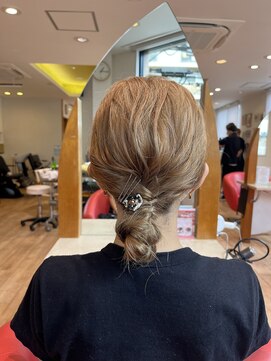 レクタ(recta) シンプルだけど技ありなダウンシニヨン