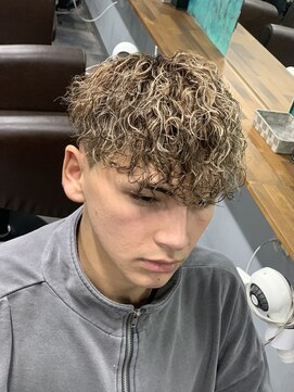 ワールドシップコウベ(WORLD SHIP KOBE) ブラウンメッシュ×スペインカール