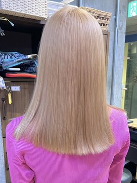 ツキ 横浜店(tuki) ダブルカラーピンクベージュベージュカラーケアブリーチレイヤー