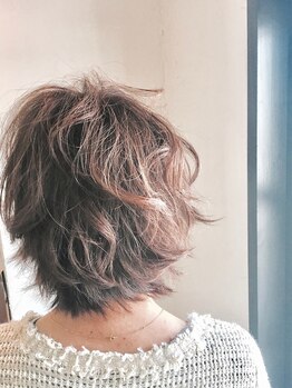 フォグ(fog)の写真/大人女性のお悩みに合わせたカラーでオシャレも楽しめる♪魅力を引き出すカラーをご提案します◎