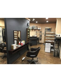 【21時まで営業】落ち着いた空間で、経験豊富なスタイリストがビジネスにふさわしいスタイルをご提供！