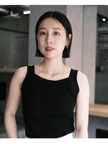 ウム(Umu)&nbsp;ぱつっと大人ボブ/暗めカラー