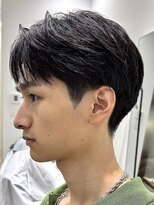 カルム(kalm)&nbsp;メンズセンターパートウルフセンターパートニュアンスパーマ襟足