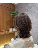 レイヤーミディアムボブ × 顔周りハイレイヤー