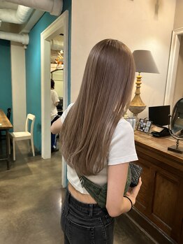 アンド デヴェロペ(AND DEVELLOPE.)の写真/乾かしただけでまとまる縮毛矯正で、品のある艶髪へ☆