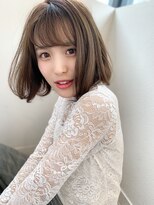 大人かわいいフレンチボブ 前下がりボブ シースルーバング