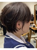 マッシュショートボブ/フェザーバング/カーキグレージュ