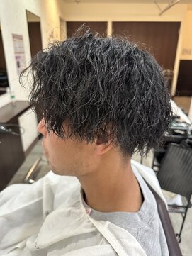 プラザサロン 五井店 センターパート　縦落ちツイスパ