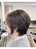 40代50代60代耳かけショート前髪なしハンサムショート白髪ぼかし