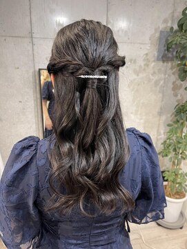 マノハル(MANOHARU) 黒髪多毛さんハーフアップお呼ばれヘアアレンジ