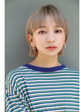 キサイ バズ(kisai BUZZ) マッシュウルフ/ミルクティベージュ/大人ショート/中目黒kisai