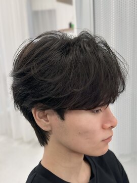 バース バイ ハピネス(BIRTH by happiness) 韓国へアカルマパーマワックスなしセンターパート黒髪ウルフ