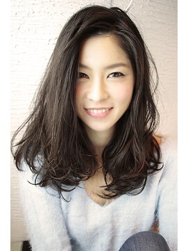 ウーロス(uros.) ダークベージュ