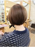 気になる部分をカバー！前髪無前下がりボブ