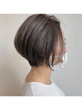 ナップヘアー NAP hair 【今コレ！人気！】ハイライト×グレージュ×前下がりボブ