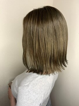 モルニ(MORNI) ハニーイエロー_マロンベージュ Aラインボブ かきあげ