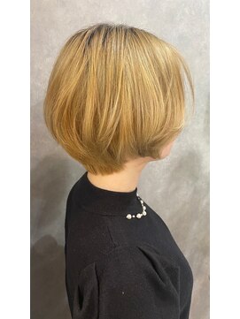 ビアンカ(Bianca) 【Bianca】 ミルクティーベージュ☆マッシュショートボブ☆