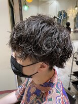 波巻きスパイラルパーマツーブロックショートマッシュ