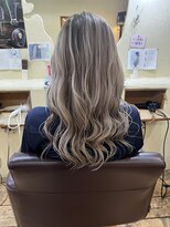 スミ(sumi)&nbsp;シャドウルーツ/ホワイトベージュ/ミルクティーベージュ/岩田悠