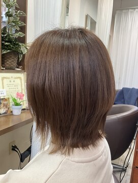 コアフィールフィス(COIFFURE fils) 新規お得クーポンあり【見附 今町】ベージュ外ハネスタイル