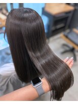 アリュウル 表参道 青山(Allure) Ice Greige ◎矢口