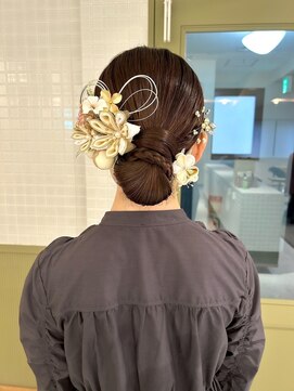 エミィ(emme) ヘアセット20代30代髪質改善ハイライトブリーチカット立川
