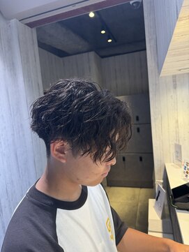 アクシー ヘアーアンドメイク(AXY HAIR&MAKE) フェザーマッシュツイストパーマソフトツーブロックコンマヘア