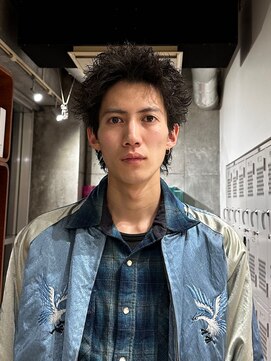 フィフス(fifth) ラフな質感の無造作パーマ×スパイキーショートスタイル