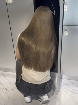 ロング　ケアブリーチ　ミルクティーベージュ　顔まわり　10代