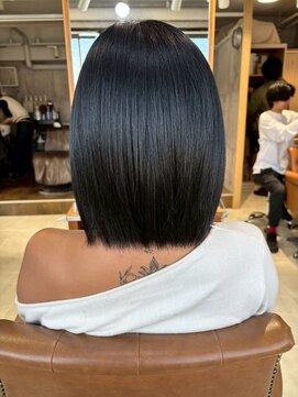 アンククロス 表参道(ANKH CROSS) 【ビフォーアフター】ブルーブラック/ミディアムボブ/髪質改善