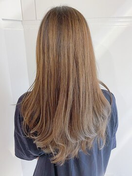 アイティーバイアルバム 下北沢店(IT by ALBUM) グレージュロング_アースカラーくびれヘアツートン_ba369701