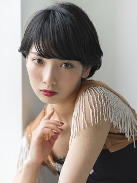 エミュ 表参道 青山(emu) 【emu井上信洋】黒髪風グレージュカラー丸みマッシュショート