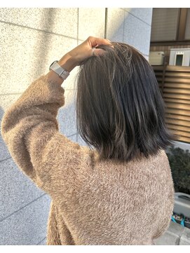 カミビト マヴィー(kamibito mavie) 20代30代大人可愛いアッシュベージュくびれボブ耳掛け透明感