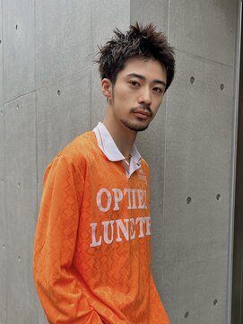 ヒュージ 三軒茶屋(huge) ツイストスパイラル/眉毛カット/スパイキーショート