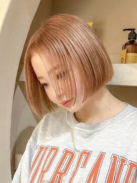 ヒビヲ(HIBIO) ショートボブ切りっぱなしミルクティーベージュカラー20代30代