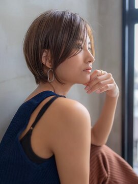 イオ 本厚木(io) ショートヘア似合わせカットグレージュカラーイメチェン小顔