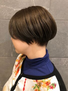 ディスコネクト(DISCO-N-NECT) 丸みショート　グレージュ　30代40代　ハイライト　ボブ