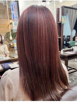 ビューティアンドスパ ガガ(GAGA)&nbsp;ケアブリーチハイライトにオンカラー　レッド系　藤枝美容室