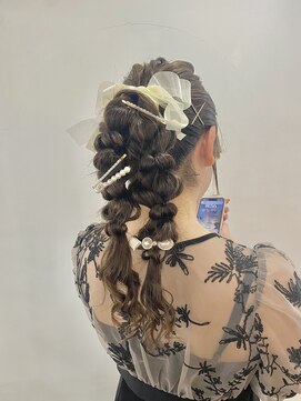 ヘアーアンドメイクアップモパ 編みおろし