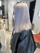 ノラ ウメダ(NORA UMEDA)&nbsp;【chiaki】white silver/ハイトーン/髪質改善