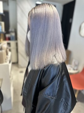 ノラ ウメダ(NORA UMEDA) 【chiaki】white silverハイトーン髪質改善ケアブリーチ