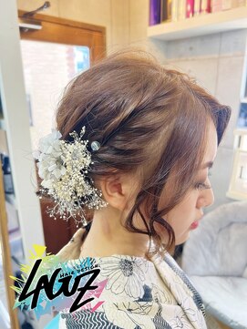 ラグズ 茅ヶ崎(LAGUZ) 【ヘアセット】 夏の浴衣 白飾り花 まとめアレンジ