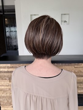 ヴァン カウンシル 王子(VAN COUNCIL) 白髪ぼかしショート