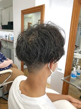 ヘッズ 本八幡店(HEADS) MEN'S HAIR  センターパート　ツイストスパイラル　コンマヘア