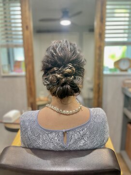 ベルトオブヴィーナス(Belt of venus) ルーズシニヨンアレンジ