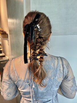 シャルムバイケンジ(Charm.by KENJE) 【ダブルポニーテール】結婚式/二次会/銀座/有楽町/アレンジ